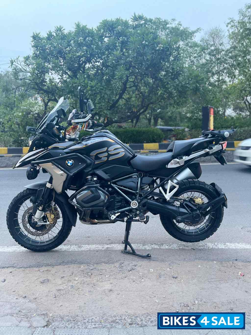 Black BMW R 1250 GS