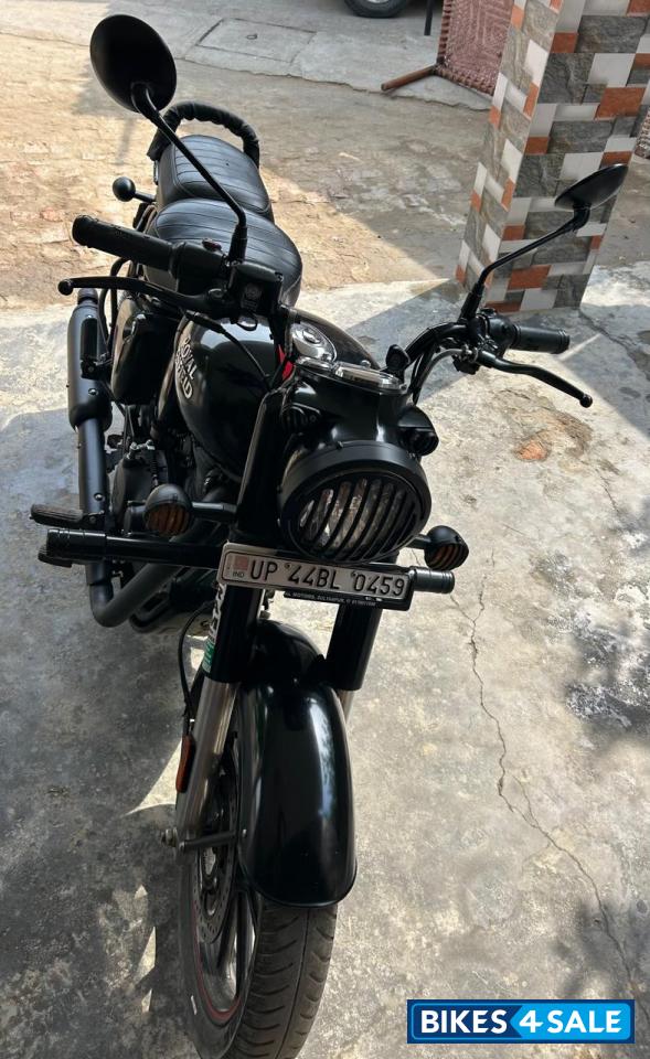 Black Royal Enfield Classic 350 Dual Channel BS6