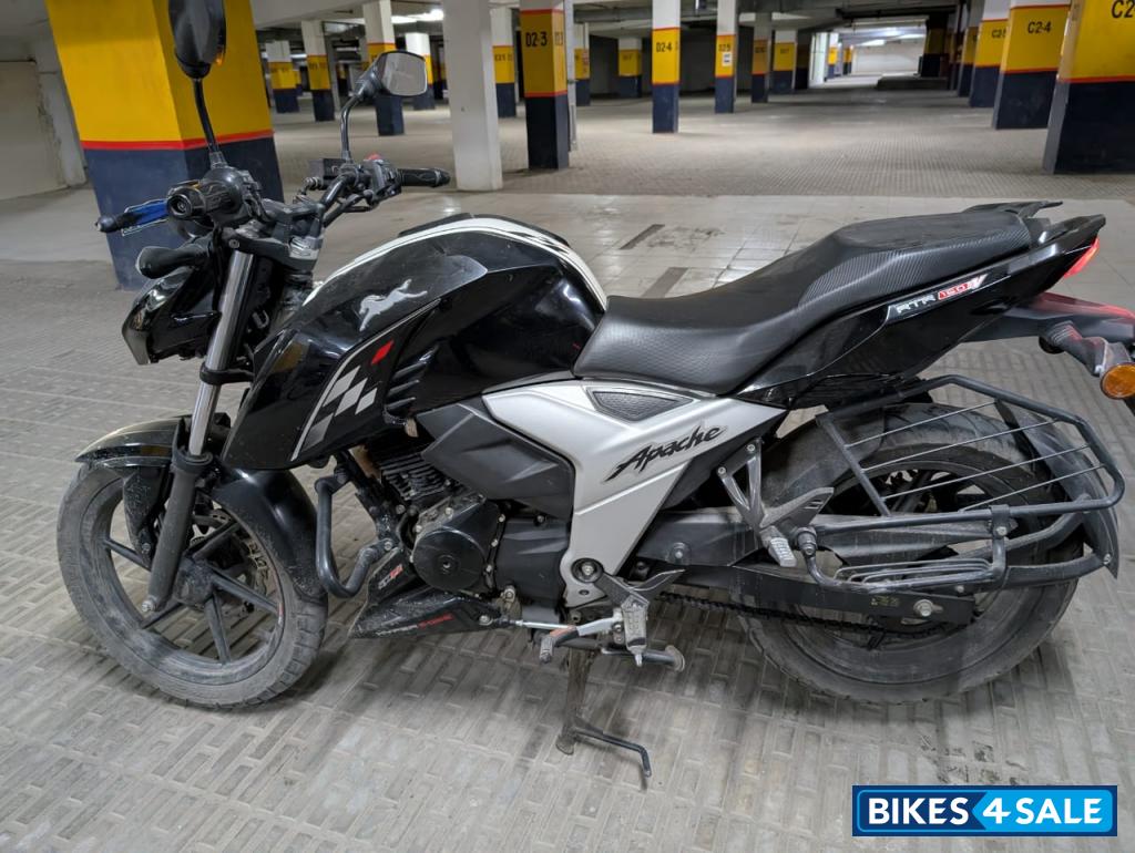 TVS Apache RTR 160 4V