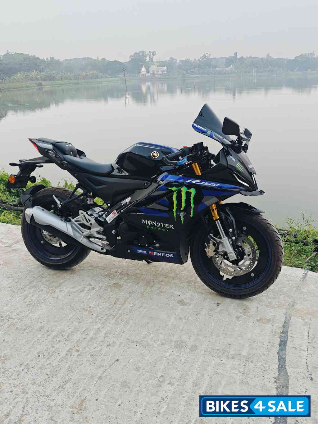 Yamaha R15M Monster Energy MotoGP Edition