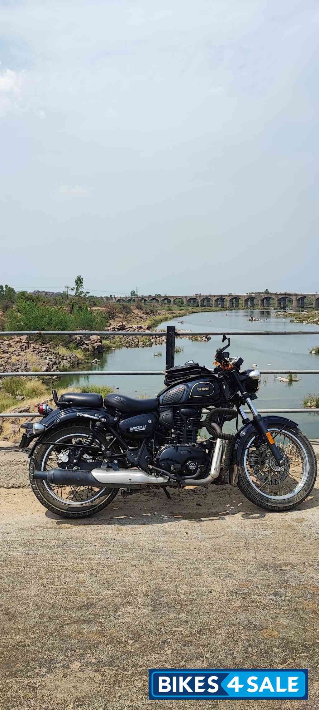 Black Benelli Imperiale 400