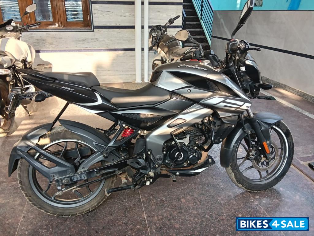 Bajaj Pulsar 125