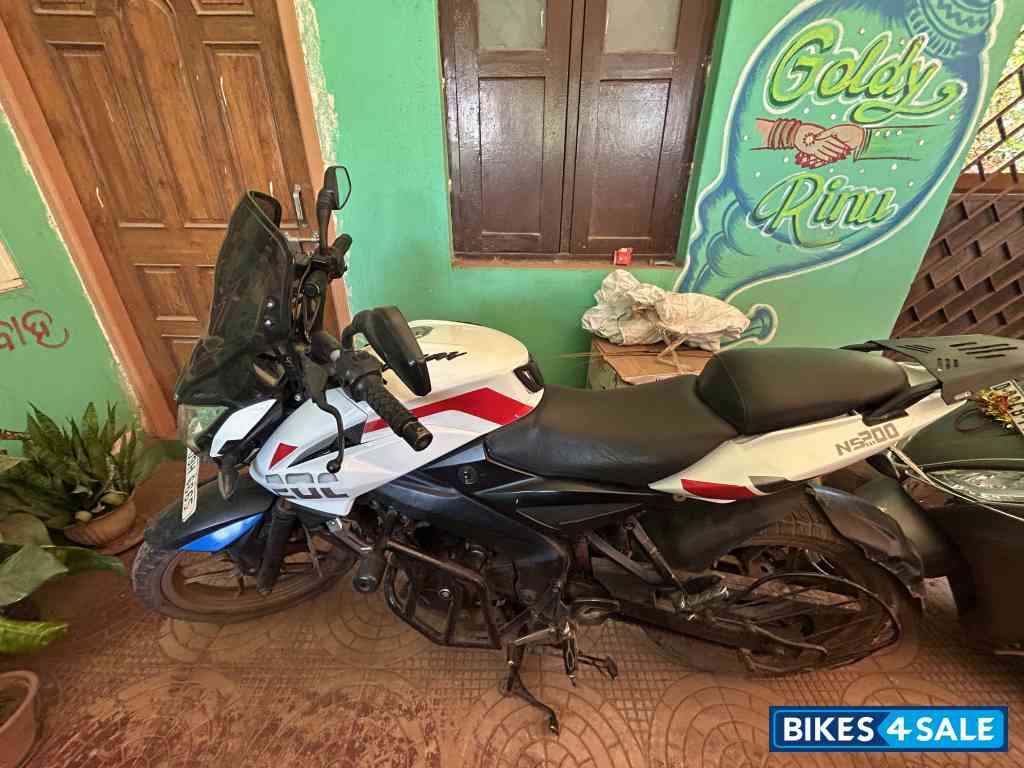 Bajaj Pulsar 200 NS