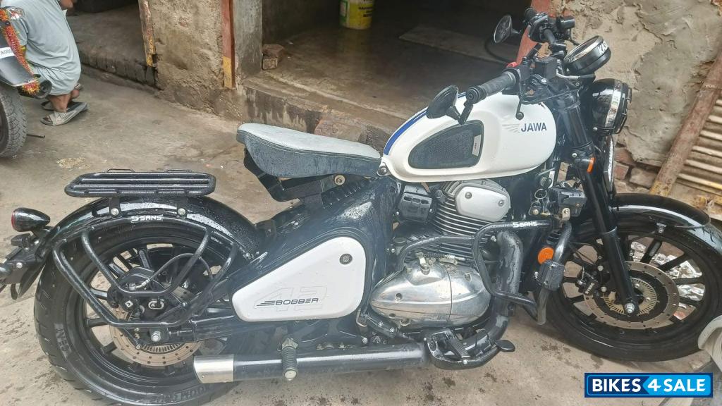 Jawa 42 Bobber Dual Channel ABS