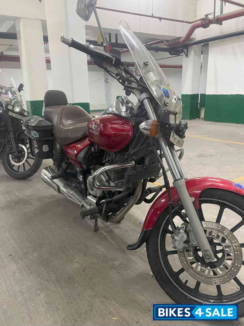 Bajaj Avenger 220 DTS-i