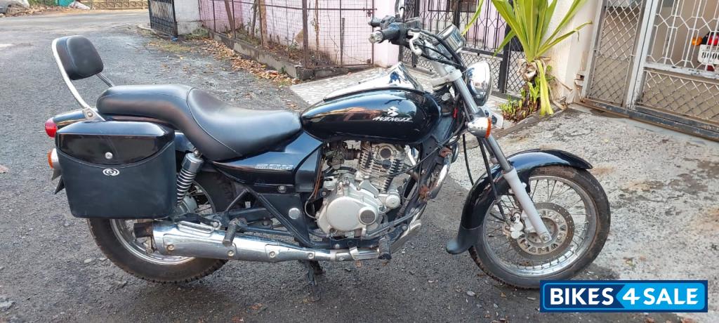 Bajaj Avenger 200 DTS-i
