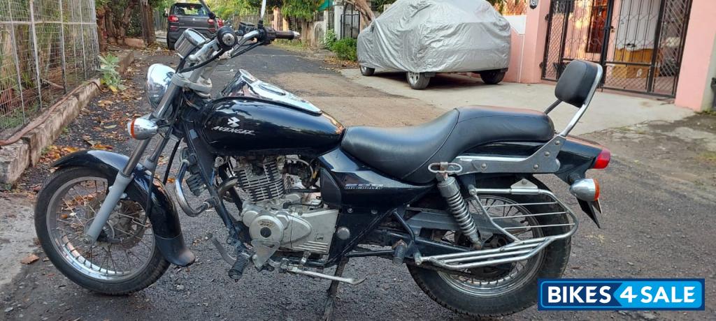 Bajaj Avenger 200 DTS-i