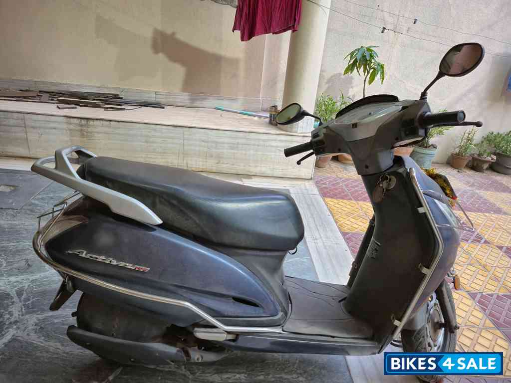 Blue Honda Activa 125