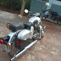 Royal Enfield Classic 350
