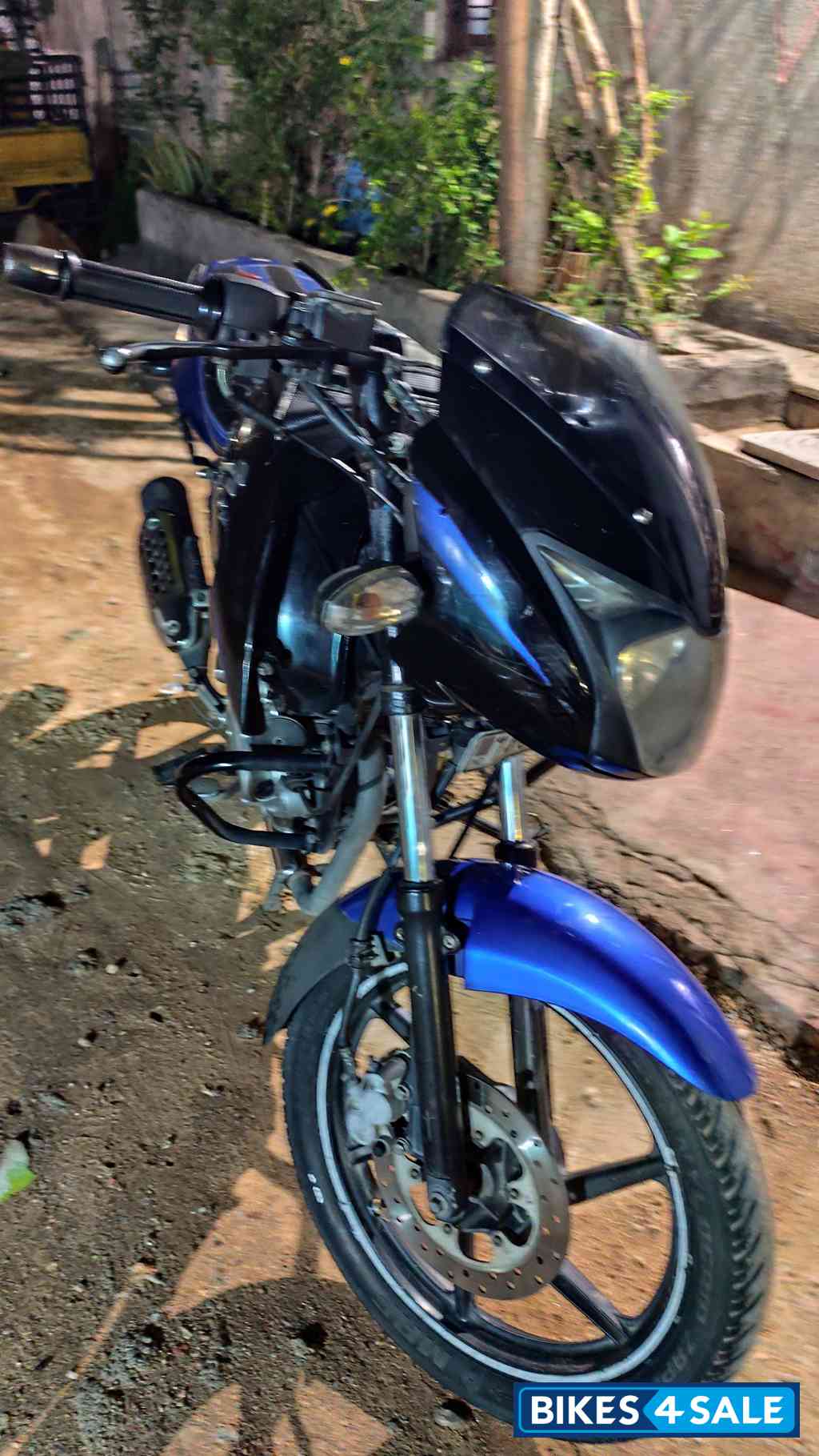 Blue Bajaj Pulsar 150