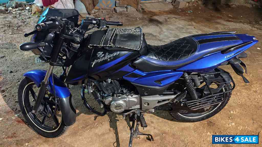 Blue Bajaj Pulsar 150