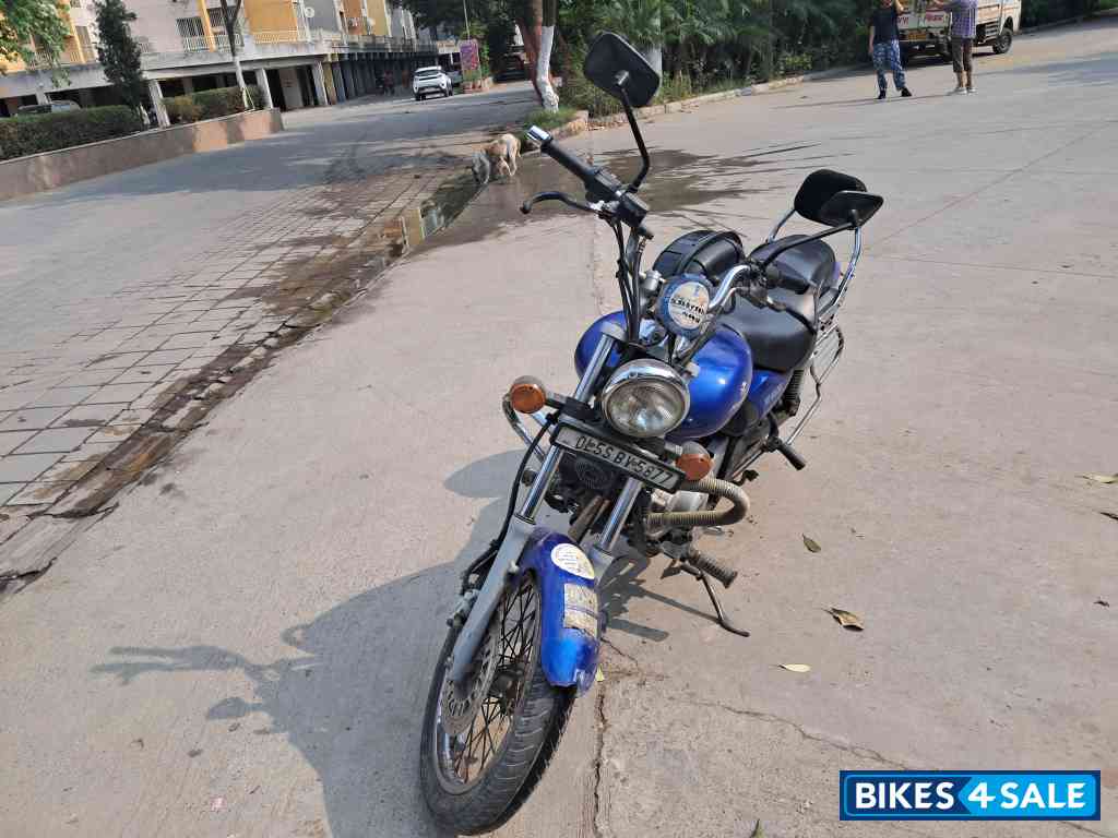 Bajaj Avenger 220 DTS-i