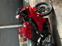 Red Yamaha R15 V4