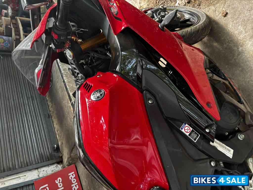 Red Yamaha R15 V4