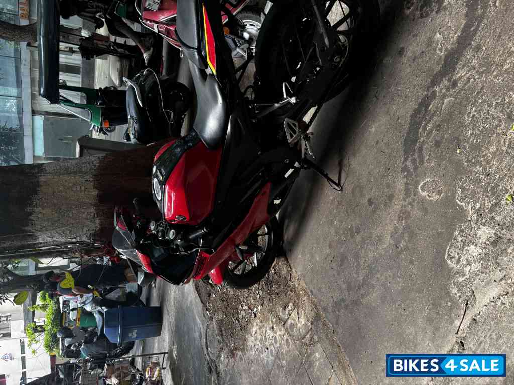 Red Yamaha R15 V4