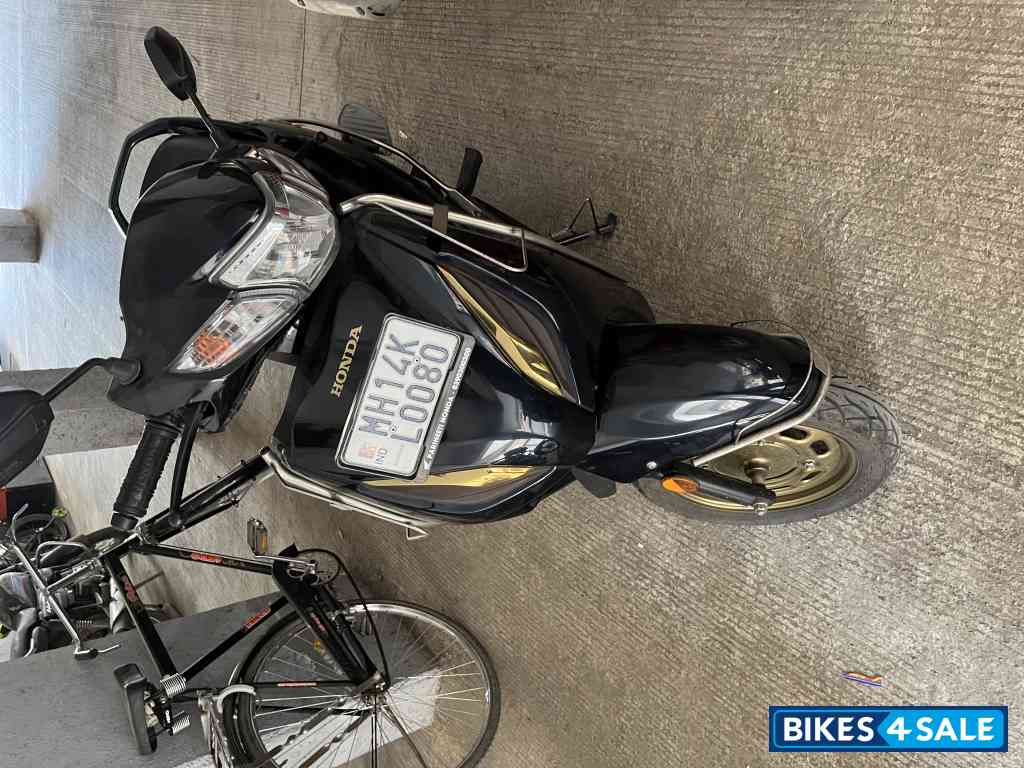 Pearl Sierra Blue Honda Activa Premium Edition Deluxe