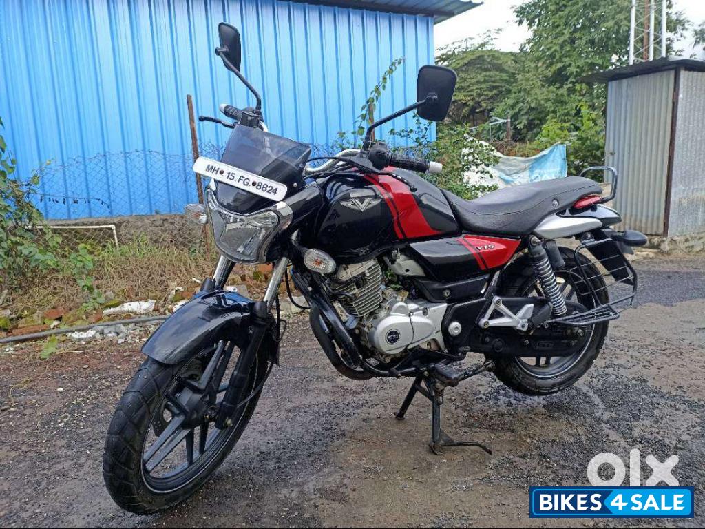 Black/red Bajaj V15