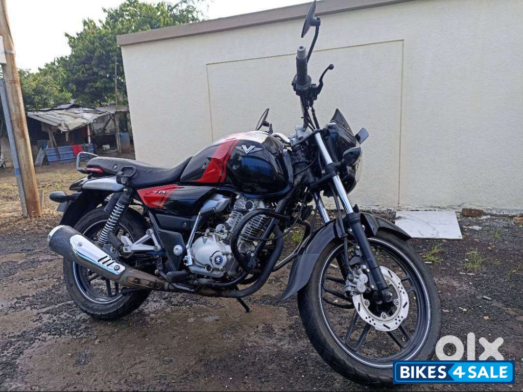 Black/red Bajaj V15 Black/red Bajaj V15