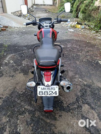 Black/red Bajaj V15