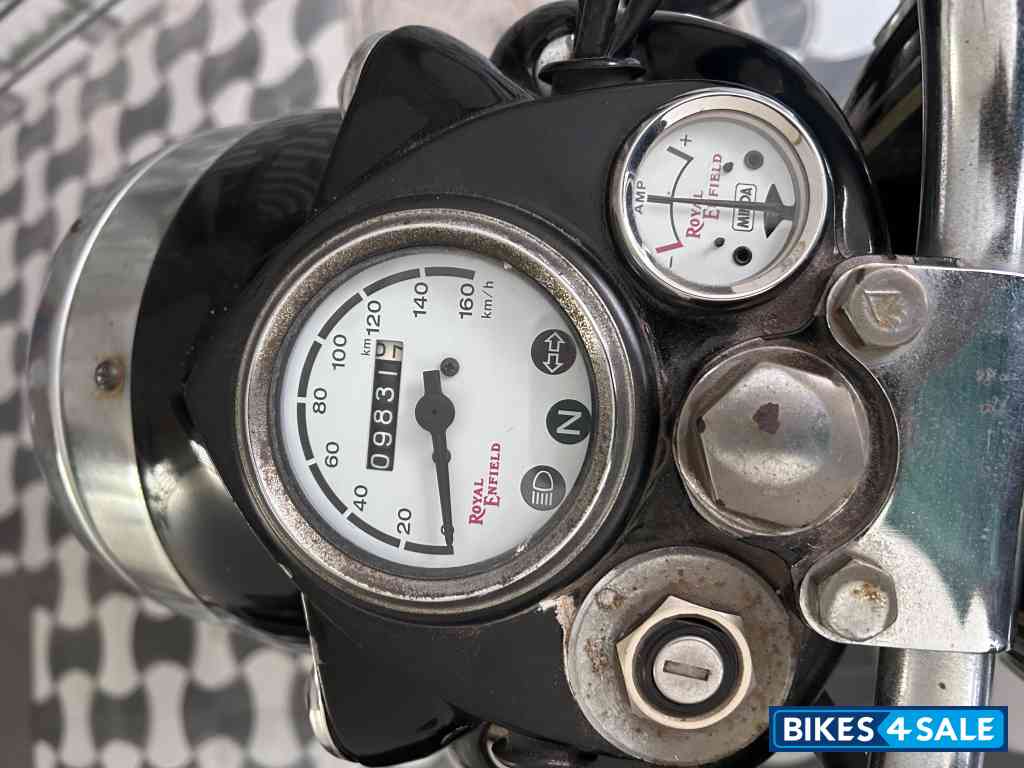 Black Royal Enfield Bullet 350