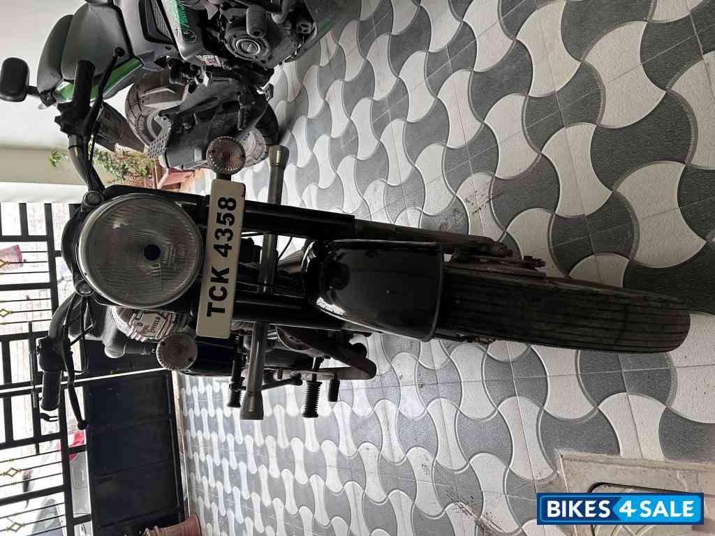 Black Royal Enfield Bullet 350