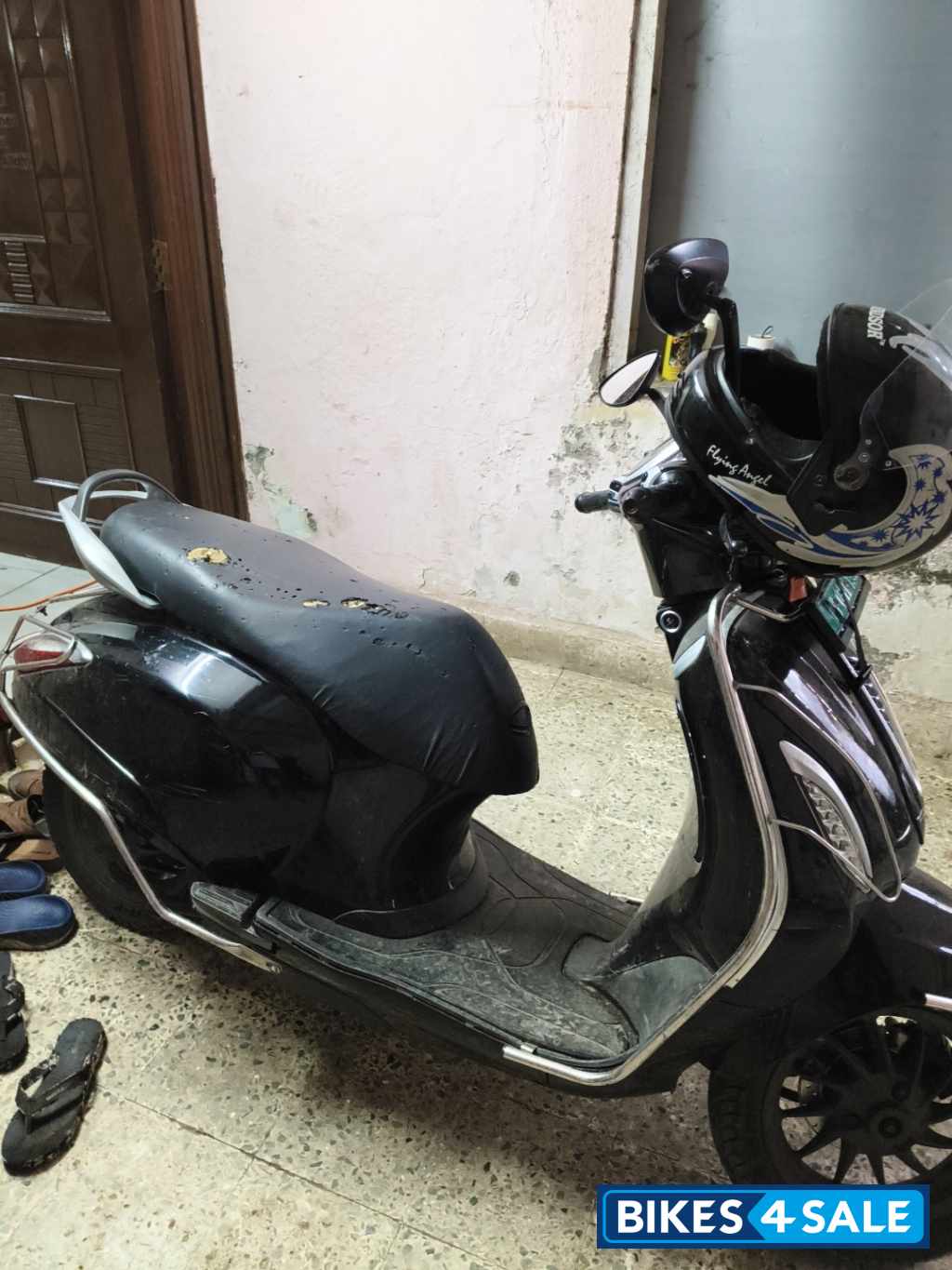 Black Bajaj Chetak Premium