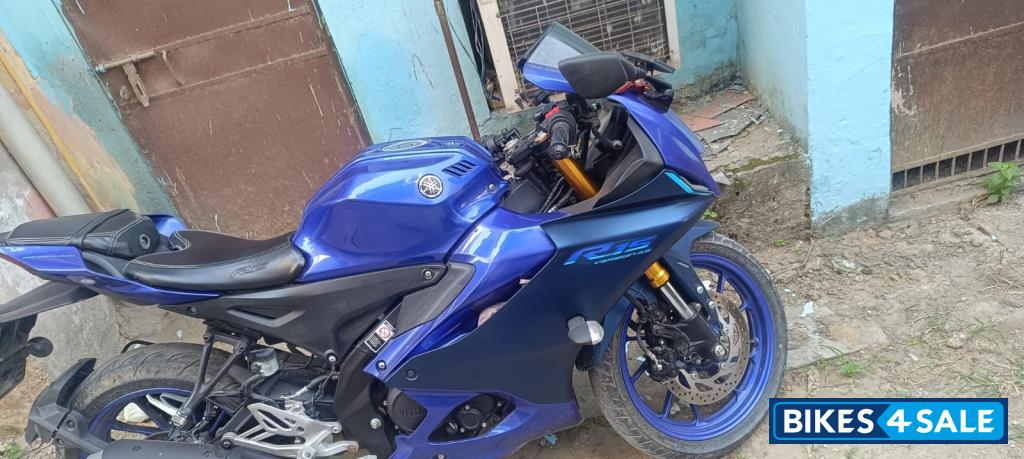 Yamaha R15 V4