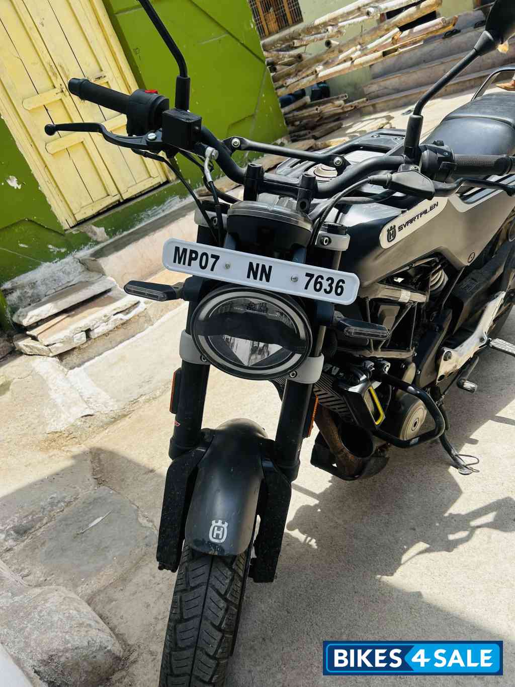 Husqvarna FC svartpilen 250