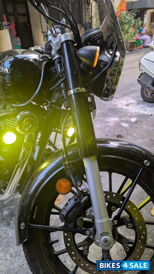 Black Honda CB350 DLX Pro