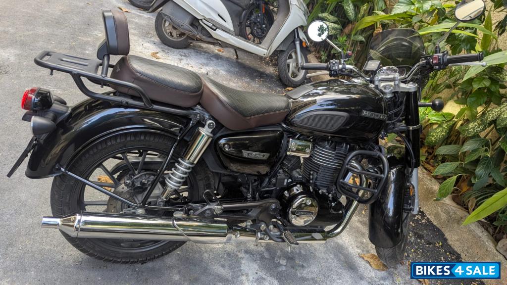 Black Honda CB350 DLX Pro