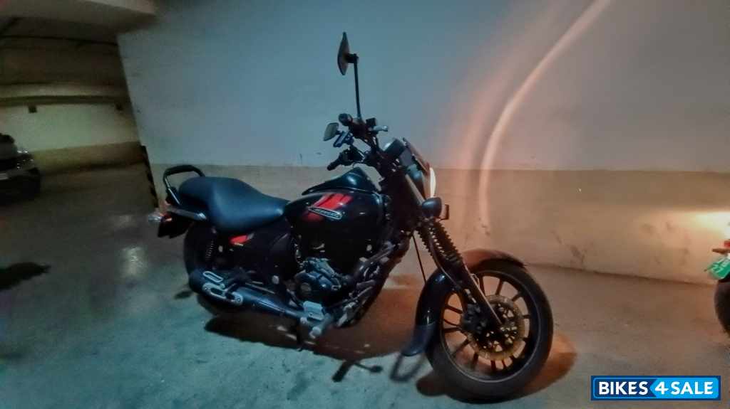 Black Bajaj Avenger Avenger street 220 BS4 ABS Black Bajaj Avenger Avenger street 220 BS4 ABS