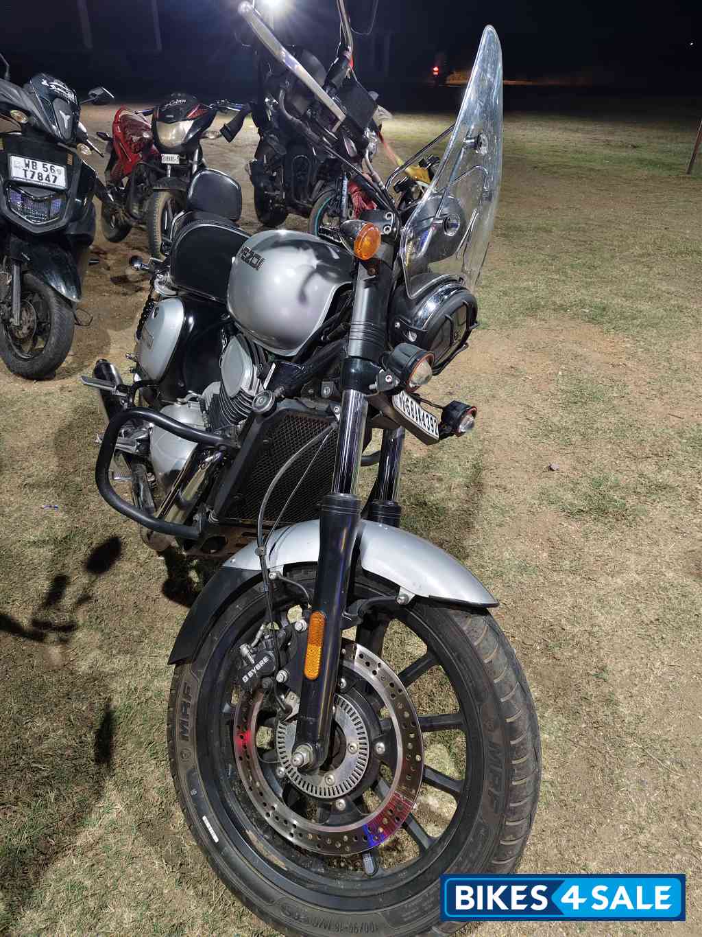 Sin Silver Yezdi Roadster Chrome