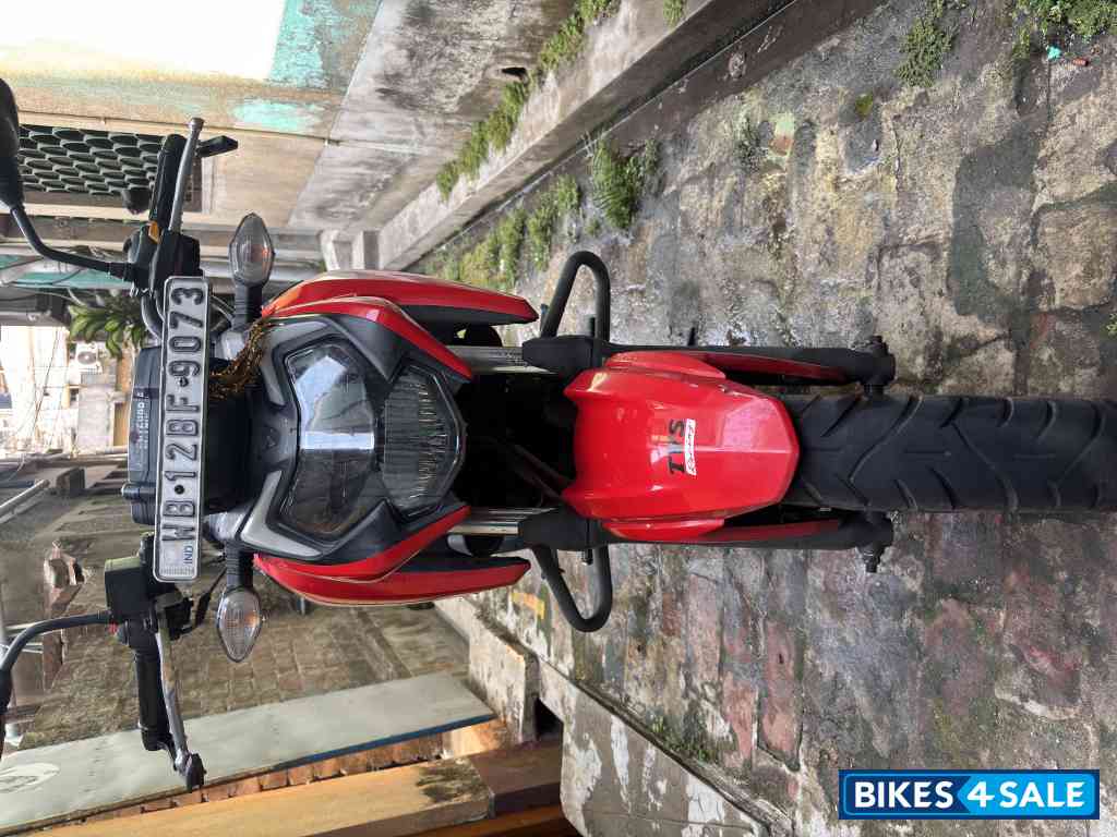 Red TVS Apache RTR 160 4V BS6