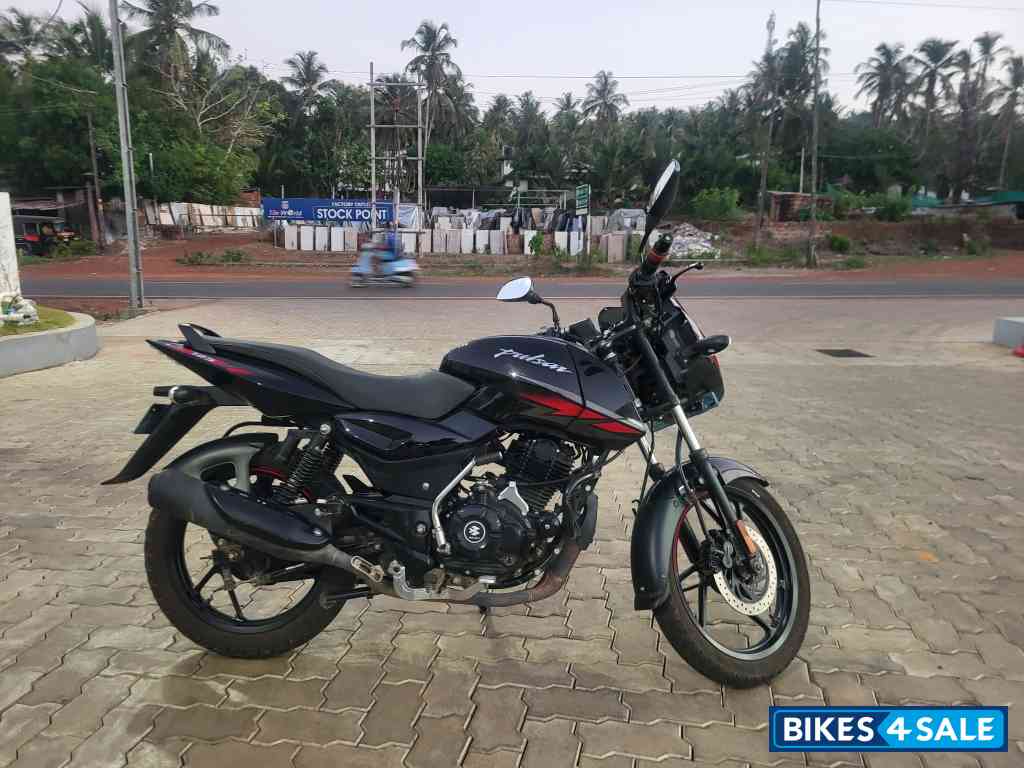 Bajaj Pulsar 125 Neon Disc Single Seat