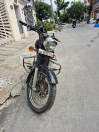 Black Royal Enfield Classic 350