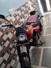 Red Bajaj Avenger Street 160 BS6