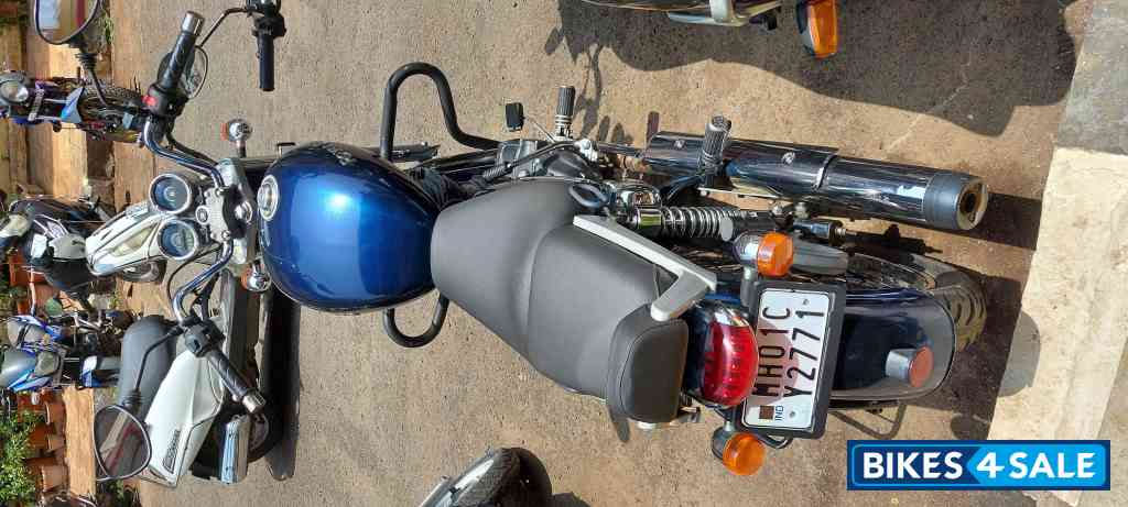 Blue Royal Enfield Thunderbird 350
