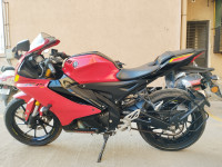 Yamaha R15 V4
