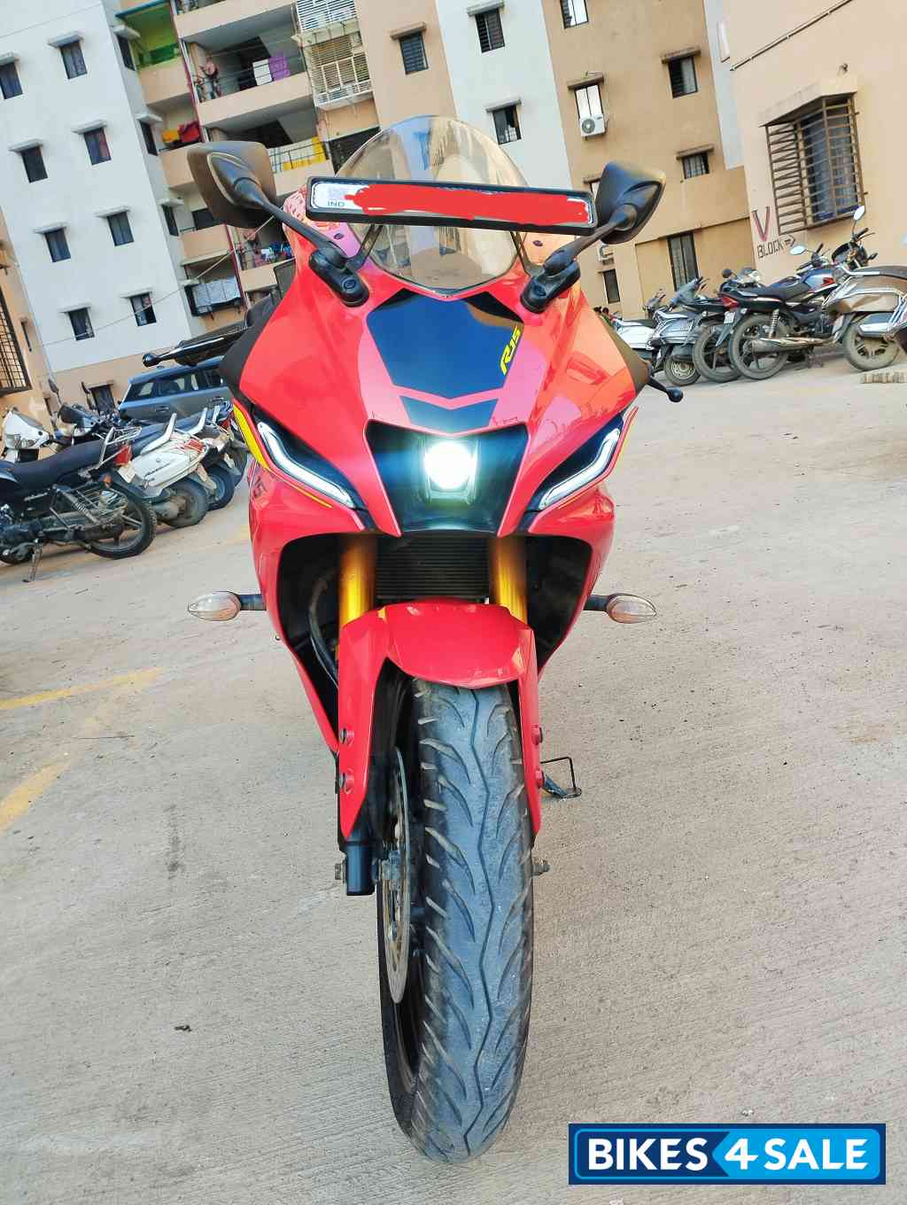 Yamaha R15 V4