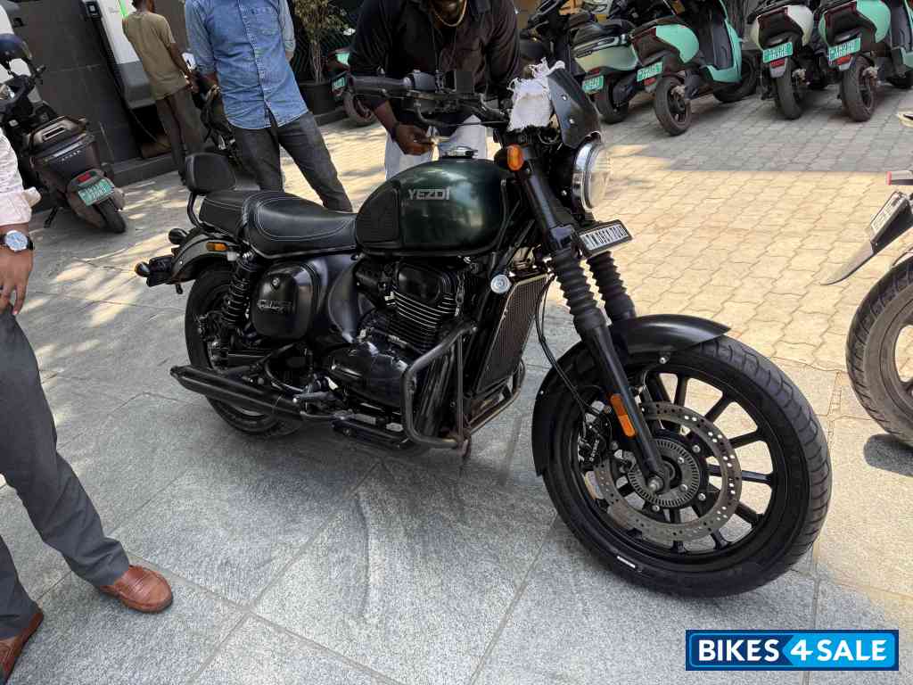 Hunter Green Yezdi Roadster Dark