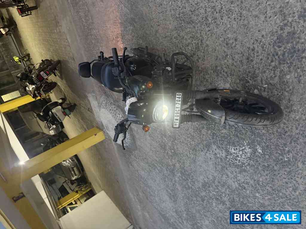 Hunter Green Yezdi Roadster Dark