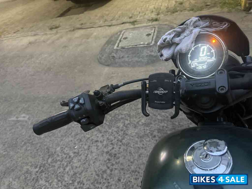 Hunter Green Yezdi Roadster Dark