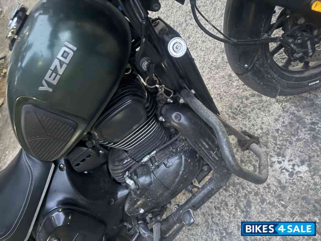 Hunter Green Yezdi Roadster Dark