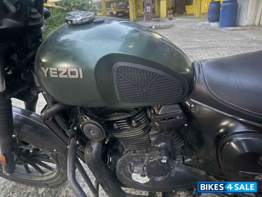 Hunter Green Yezdi Roadster Dark