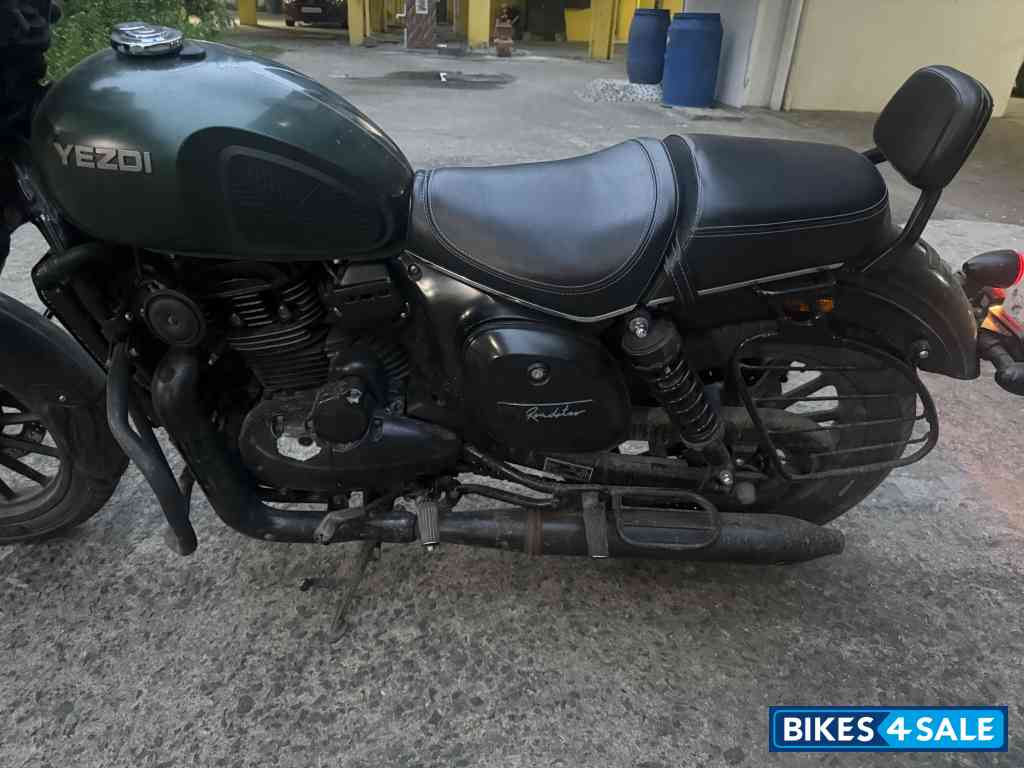 Hunter Green Yezdi Roadster Dark