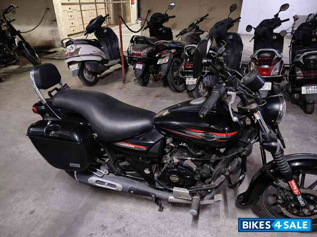 Black Bajaj Avenger Street 220