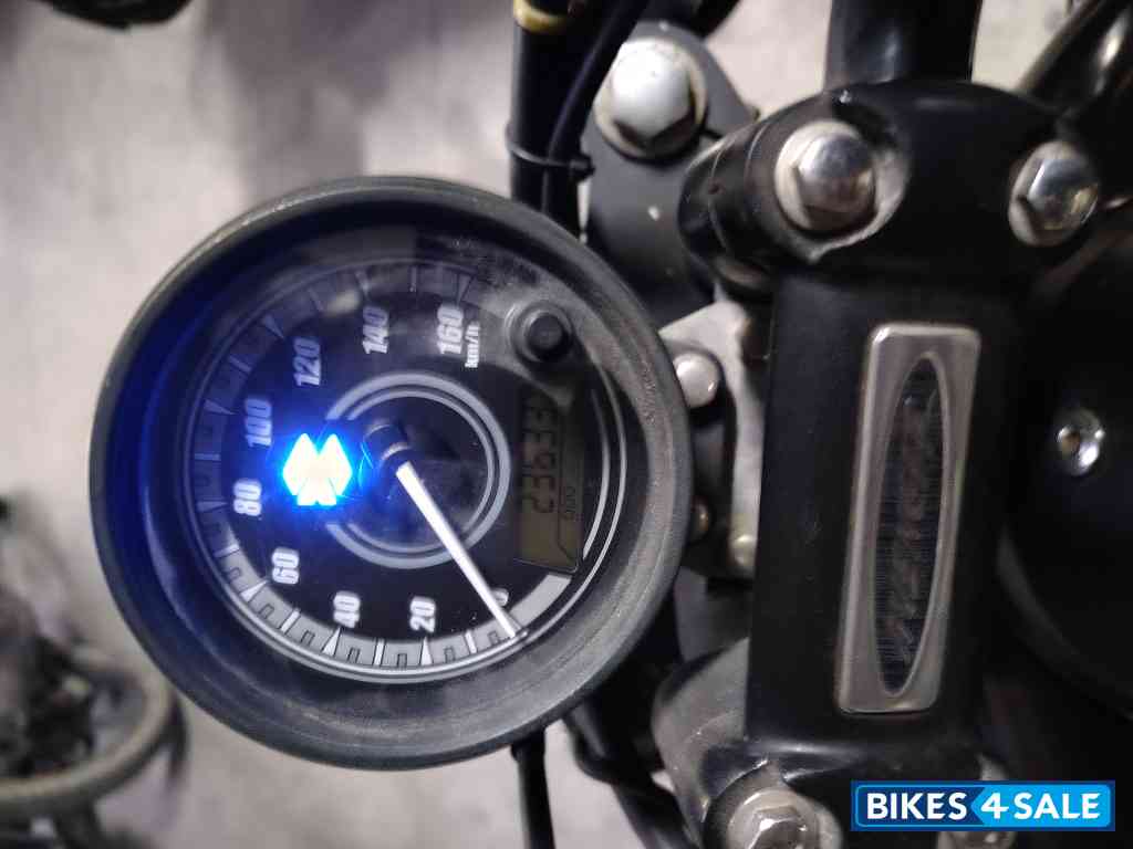 Black Bajaj Avenger Street 220