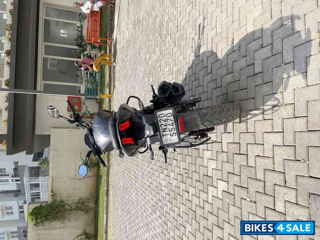 Matte Black Bajaj Dominar 250