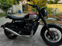 Red Yezdi Scrambler Dual Tone