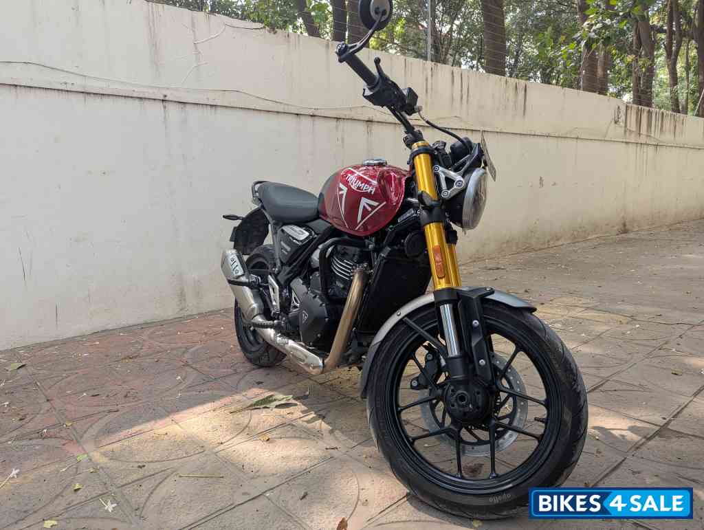 Carnival Red Triumph Speed 400